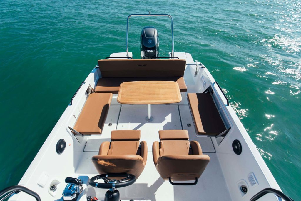 barco-beneteau-flyer-8-spacedeck-03