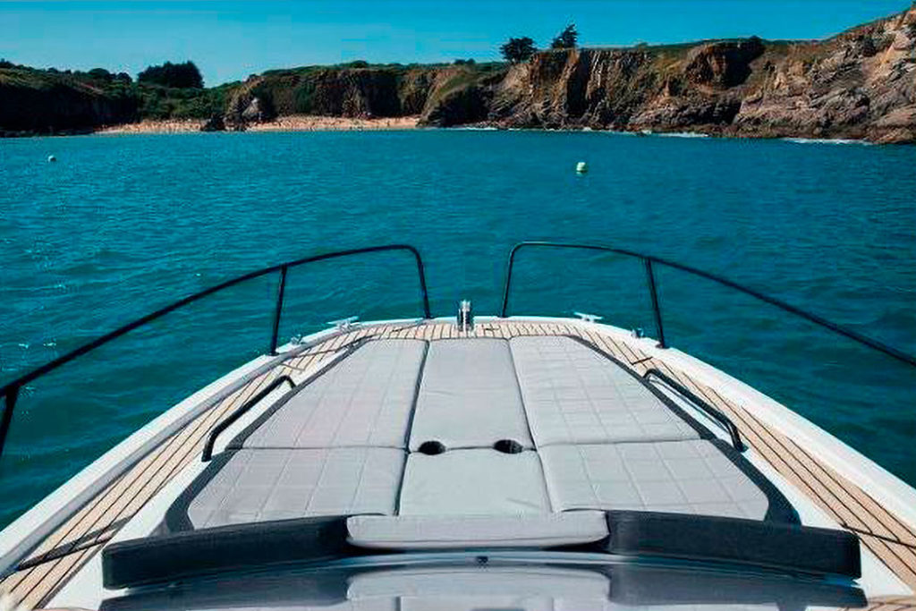 barco-beneteau-flyer-8-sundeck-06