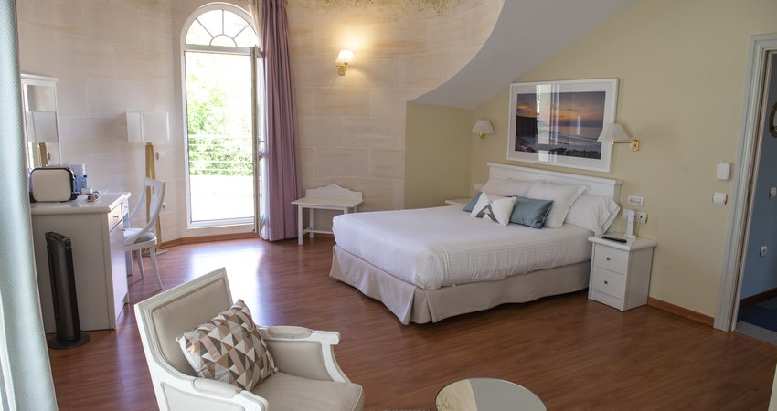 junior-suite-014q3p8gxp