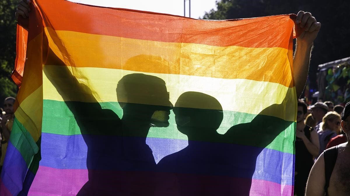 La OMS pide a los gays reducir el número de parejas sexuales por la viruela del mono