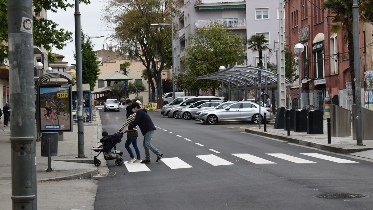 Unos menores agreden a un joven con un casco de moto al grito de "maricón"