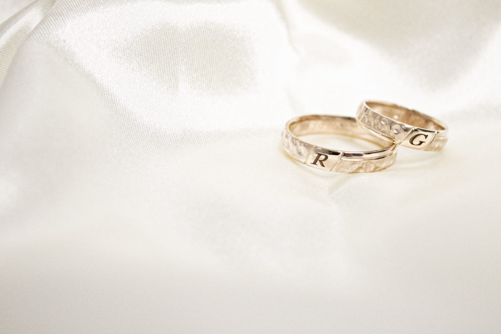 Alianzas-oro-Joyeria-Unicas