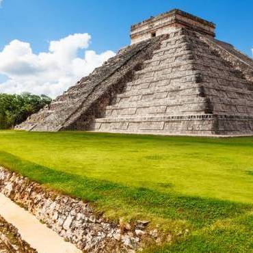 chichen Itza-pisando fuerte