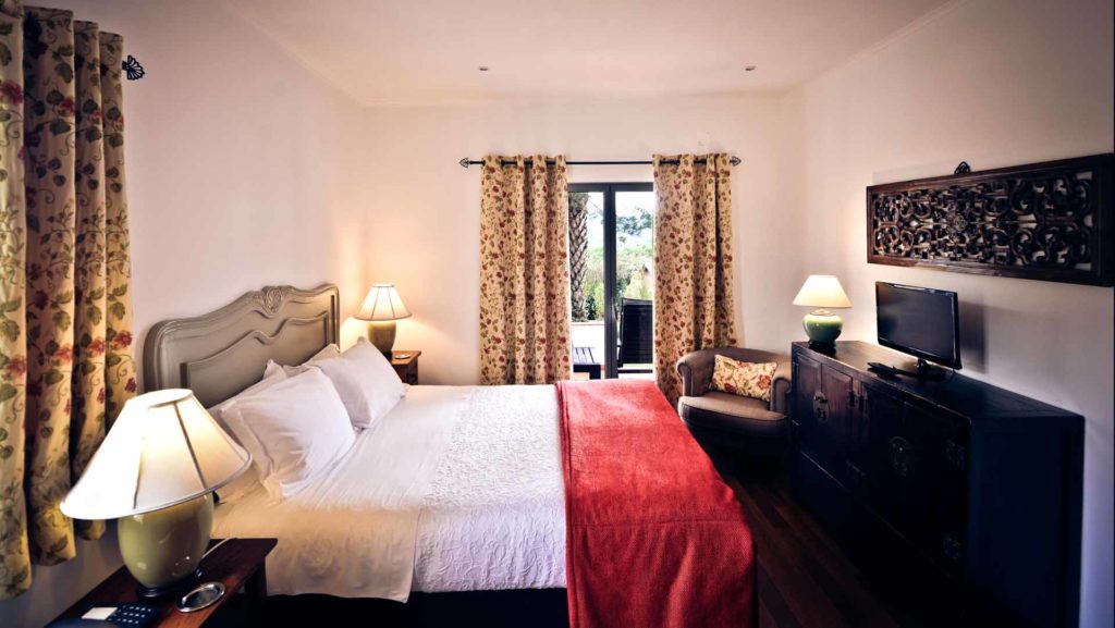HABITACIÓN DOBLE-CASA PRINCIPAL QUINTA VERDE SINTRA (5)