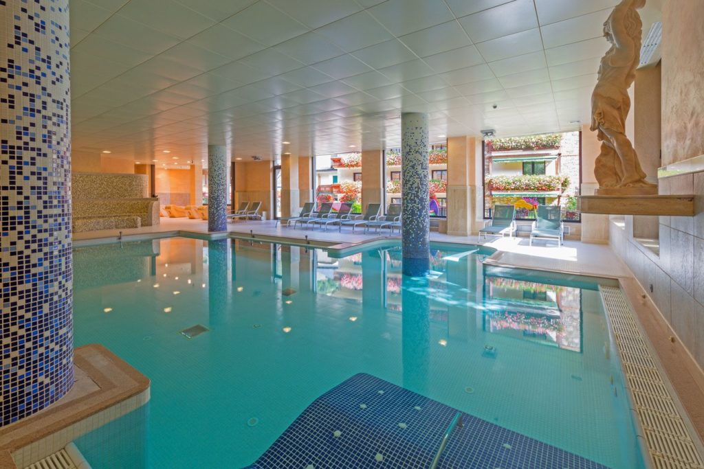 escultura-piscina-spa-hotel-rutllan-andorra-massana