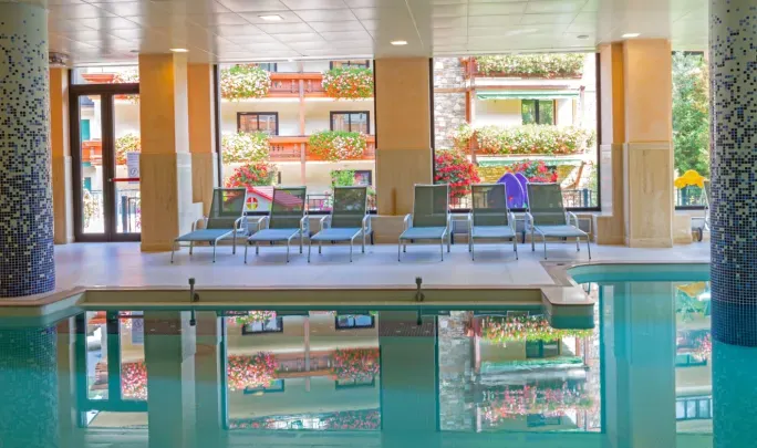 gongolas-piscina-spa-terapeutico-hotel-rutllan-andorra-massana