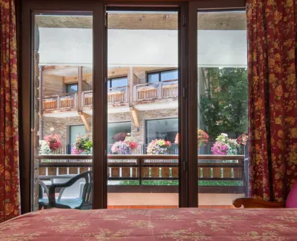 habitacion-doble-vistas-jardin-hotel-rutllan-andorra-massana