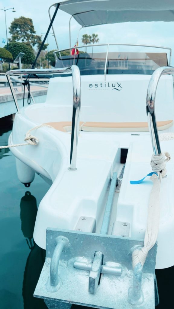 AST 18-Llobarrete Charter