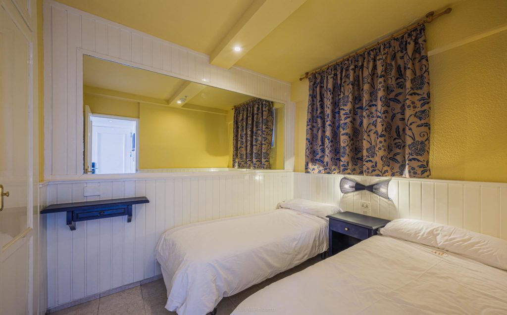 room-003
