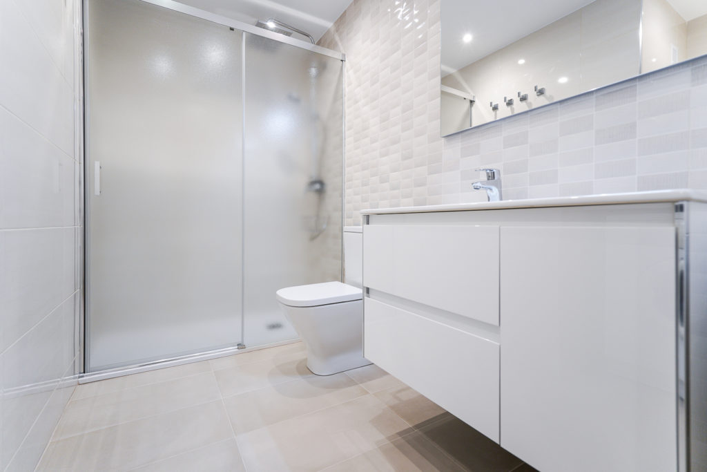 reformas baños blanca-macamón.