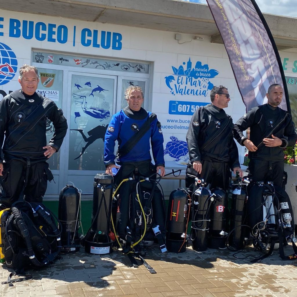 buceadores-dive center club