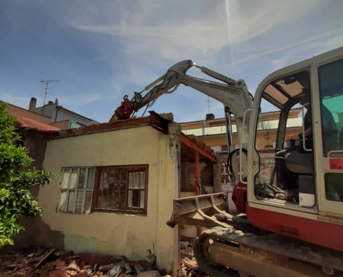 demolición de vivienda cinc santa perpetua-amg integral