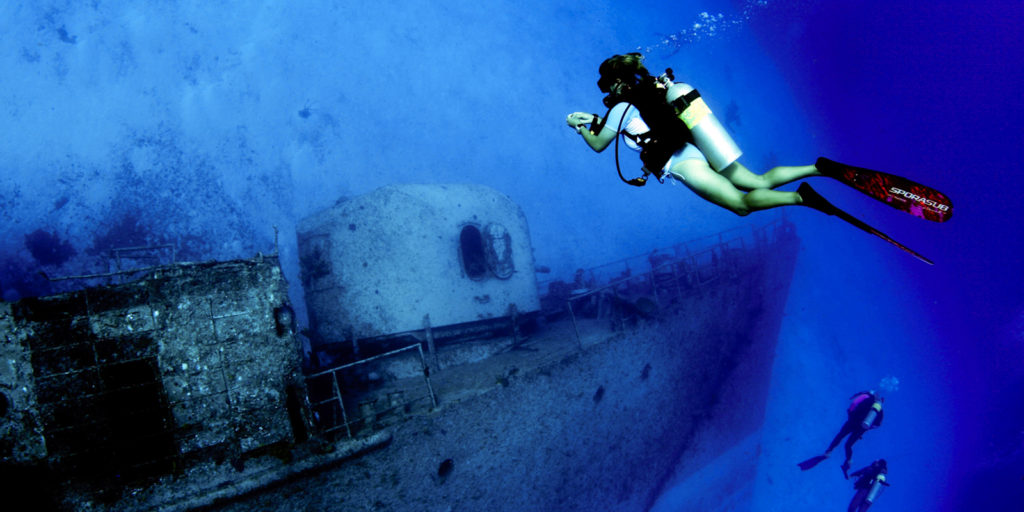 inmersión buceo barco hundido-dive center club