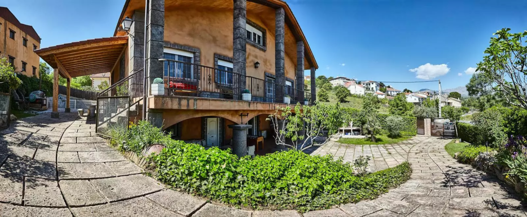 casa-aurora-bencar-porche-jardin-vista-diurna-fachada-IMG_0003.jpeg