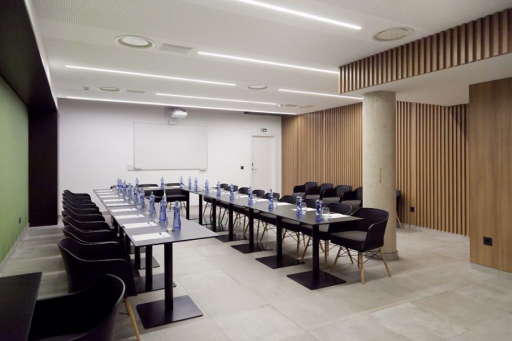SALÓN AUDITORIO POU-VILA ARENYS