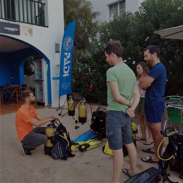 discover-dive center fornells