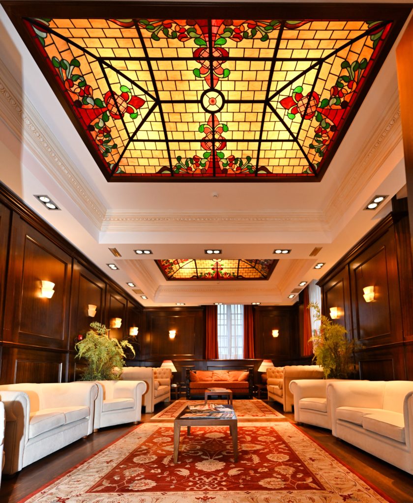 entrada hall -hotel palacio de la magdalena