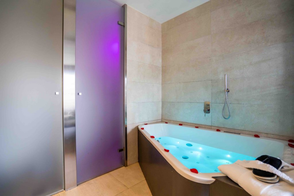 jacuzzi habitación-vila arenys