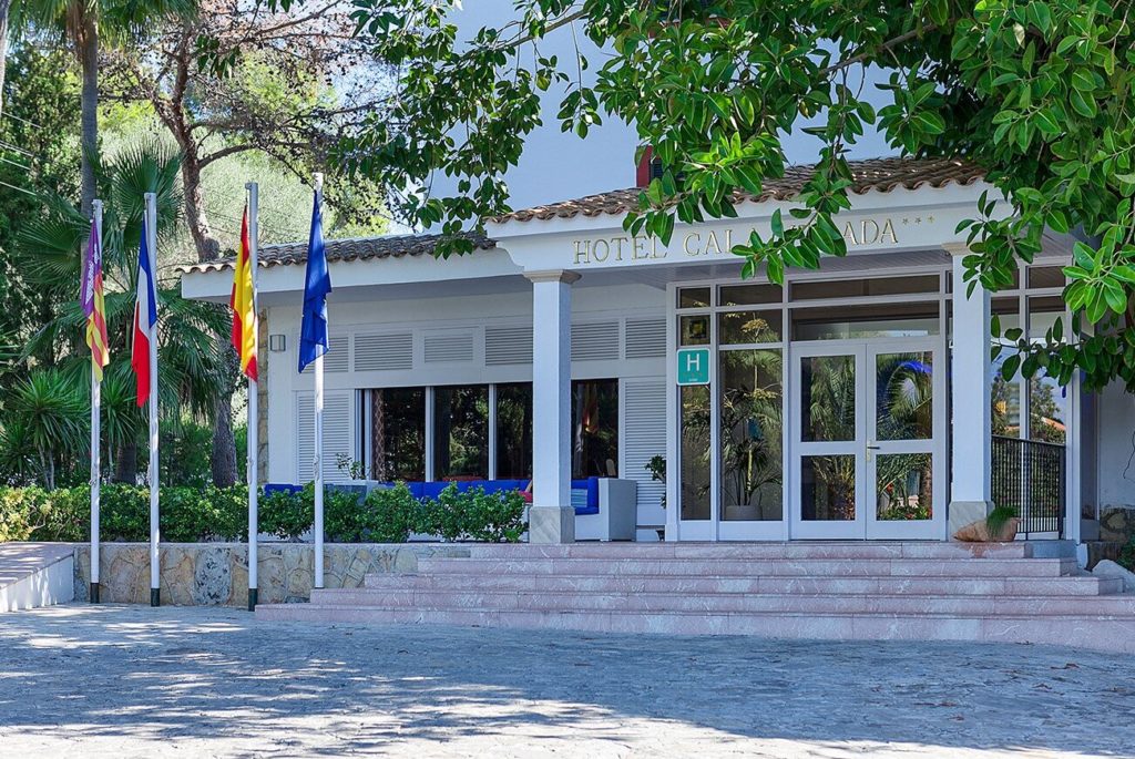 fachada hotel cala murada