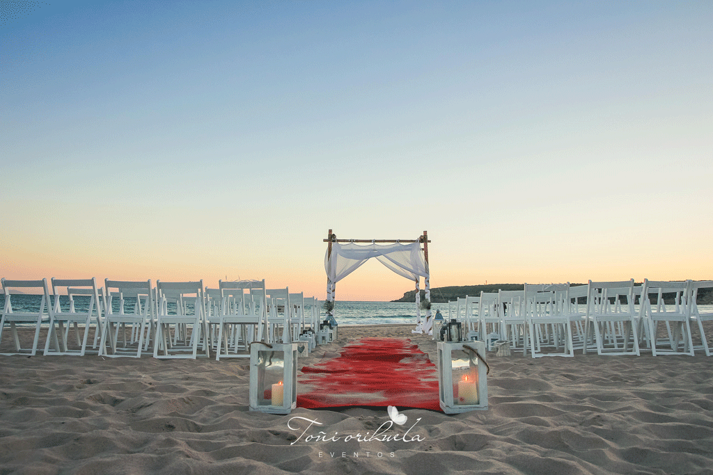 Ceremonia-en-la-playa-en-Bolonia