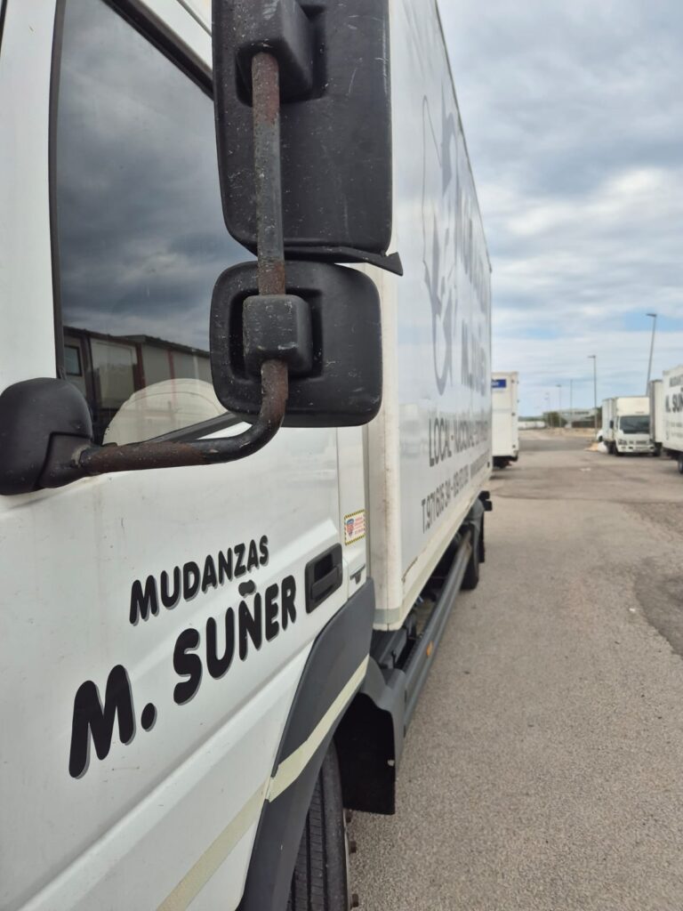 Camiones-mudanzas suñer (5)