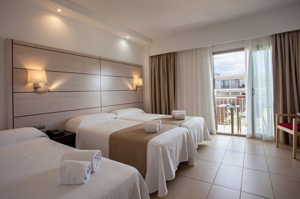 Hotel_Puchet_Ibiza_Triple (6)_1203x800
