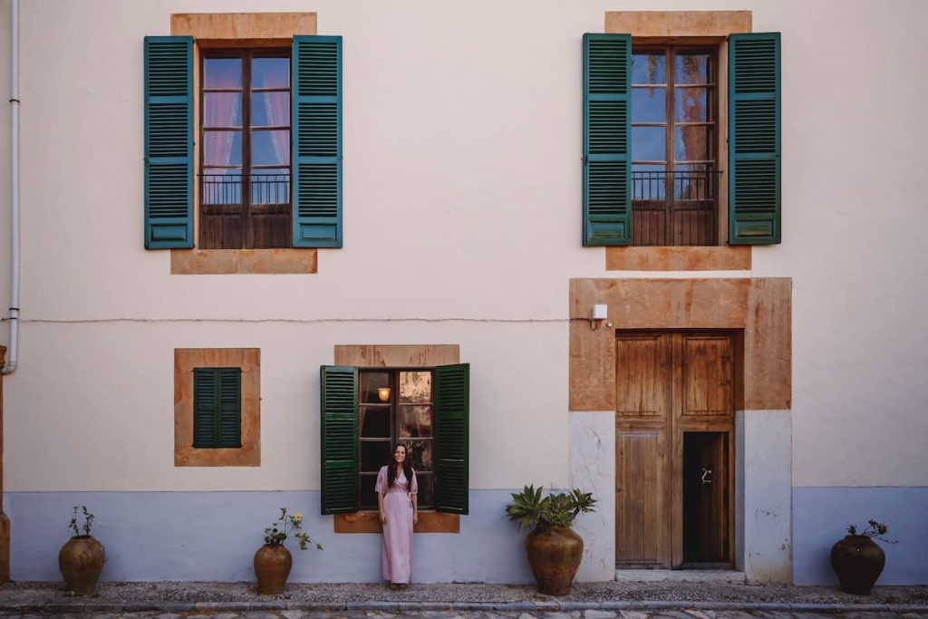 PUERTA Y VENTANAS VERDES SON-BONET-MALLORCA