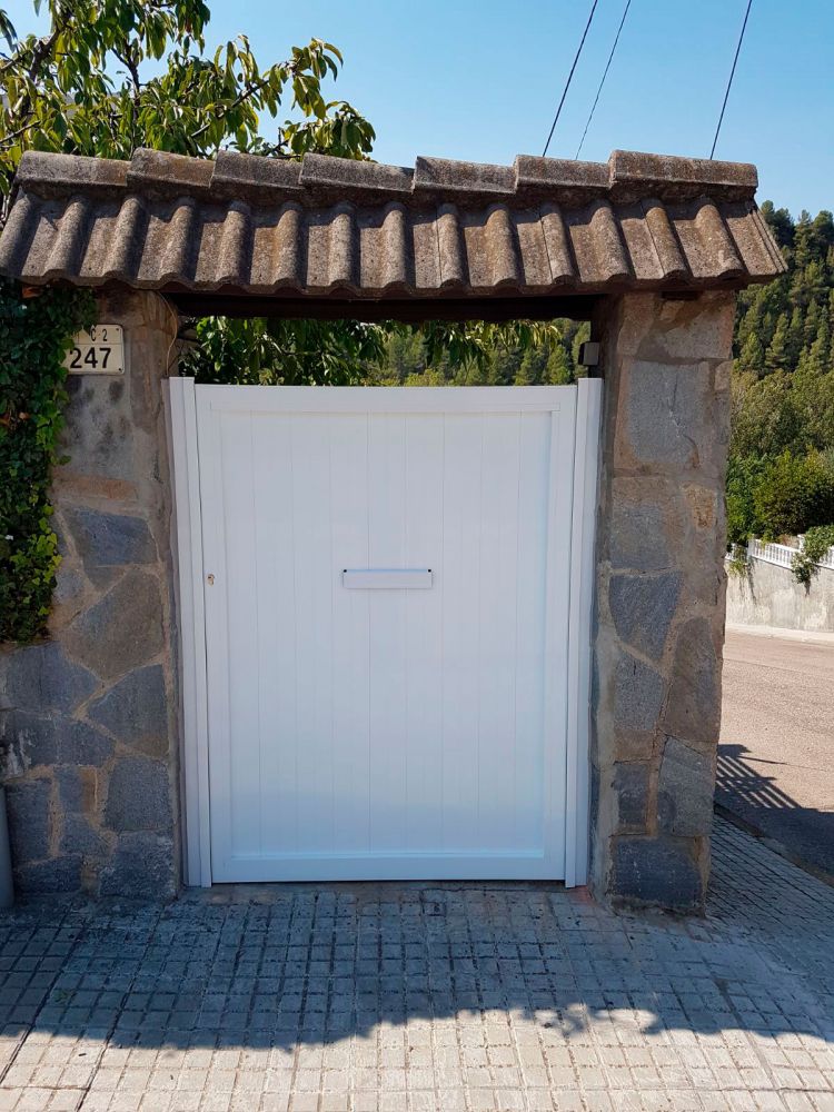 puertas Lázaro Aluminis