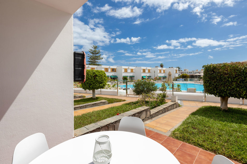 Apartamentos con Piscina en Canaria, playa Inglés_las Brisas (1)