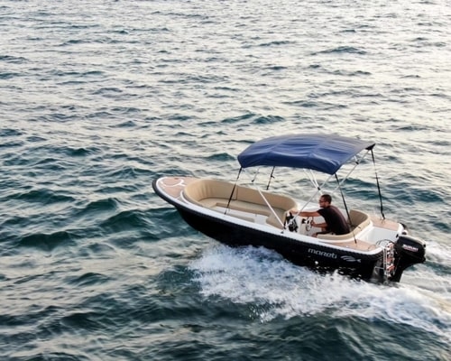 barco a motor 5 metros sin titulación_Mar Menor Charter