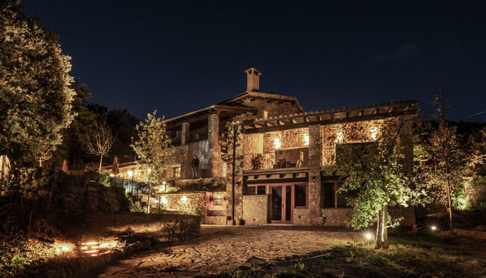 Mas-Campassol-noche-desde-fuenteNDP