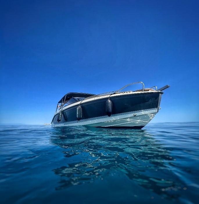 Nassaurent apuesta por el trato inclusivo en el alquiler de barcos premium